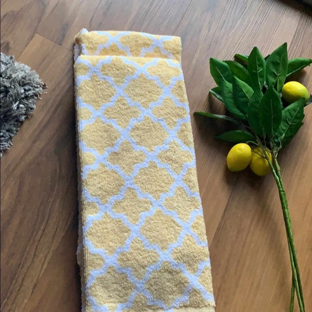 HOST PICK JcPenney Yellow Trellis hand towels‎ and washcloth